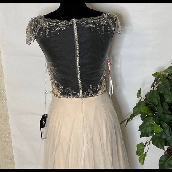 Willowby by Watters Beaded Wedding Dress - Perfect for Spring! - Picture 5 of 14